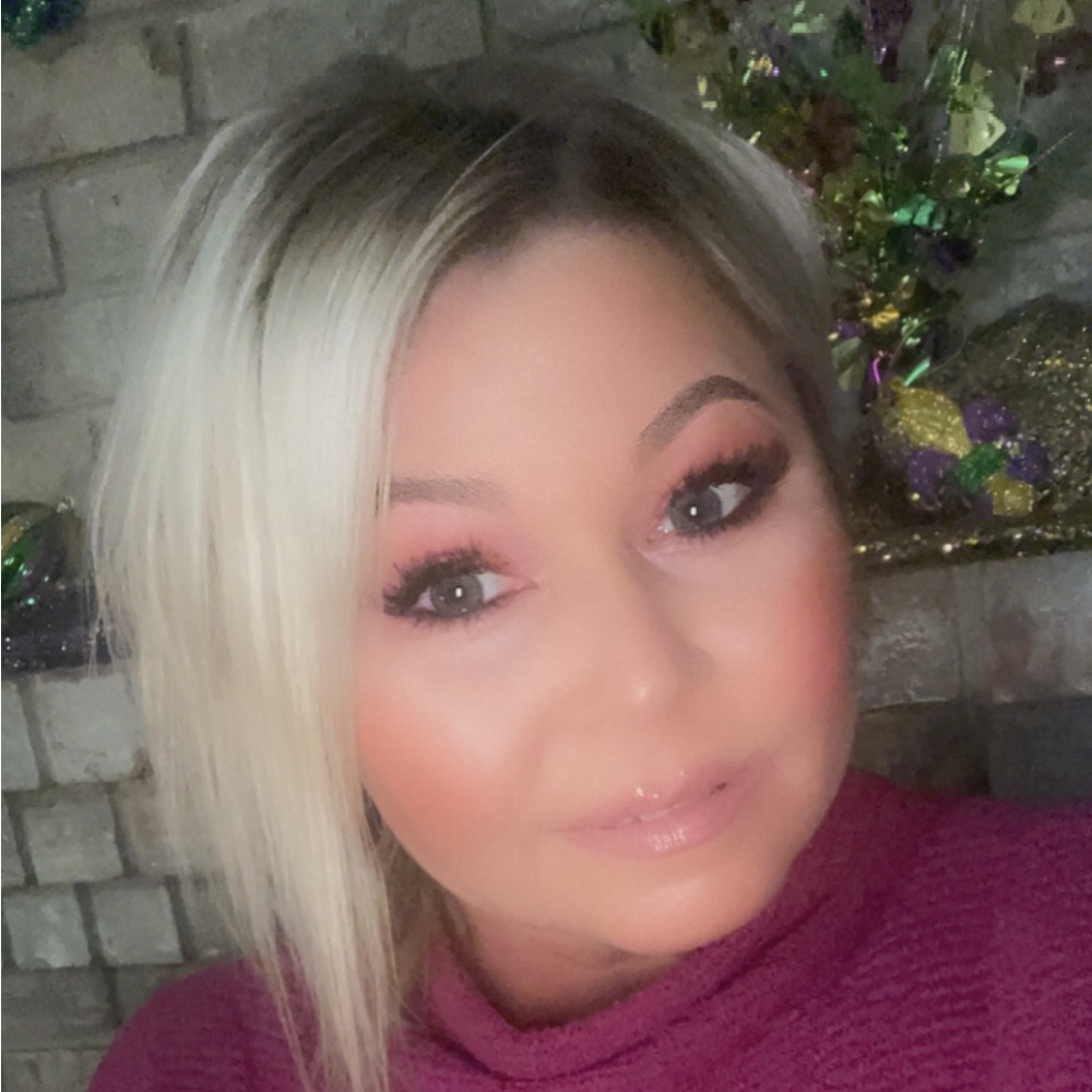 Meet your Posher, Crystal